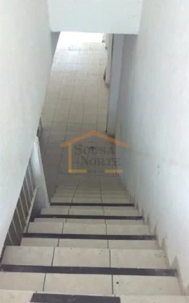 Imagem Salão comercial com 2 banheiros e 180m², no térreo.
Prédio com subsolo e 1º andar que estão lo...