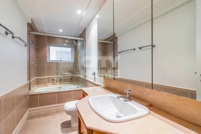 Imagem Apartamento reformado e cheio de charme no miolo do Paraíso. Possui 188m² distribuídos em 03 dorm...