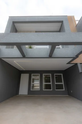 Imagem Sobrado Geminado novo! Com 4 suítes e 2 vagas de garagem no Centro em Balneário Camboriú - SC