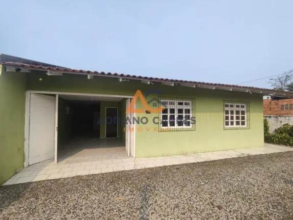 Imagem Casa com 4 quartos há 700 metros da praia no bairro Meia Praia em Navegantes a venda na Adriano Carpes Imóveis vende