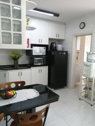 Imagem Lindo apartamento, com 151 m2, ampla sala p/ 2 ambientes, sala de ampla, lavabo, 4 dormitórios, com...