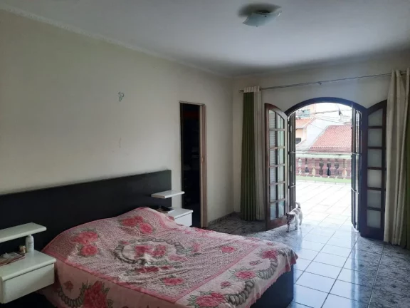 Imagem Sobrado à venda em Santo André-SP, bairro Jardim Las Vegas, 3 quartos, 1 suíte, 3 banheiros, 2 vagas de garagem, 185m².