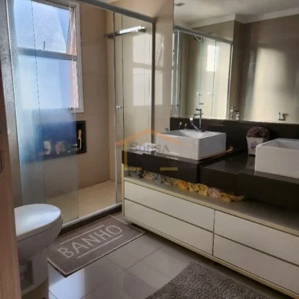 Imagem Apartamento 200m², 3 dormitórios, sendo 3 suites, além de salas de estar, jantar e TV, ampla vara...