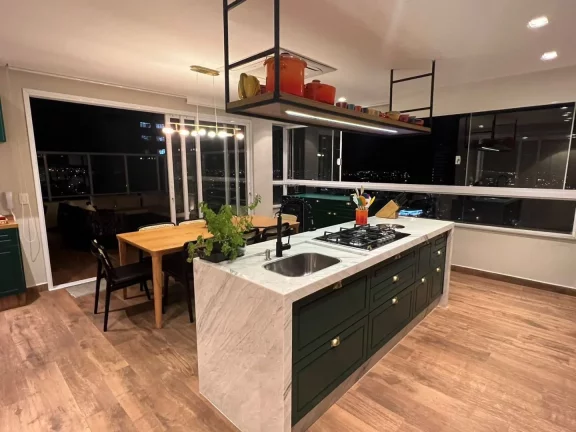 Imagem Cobertura Duplex, 10º Andar, 253,03m², 3 suítes, e 4 vagas de garagem. Piso inferior composto por...