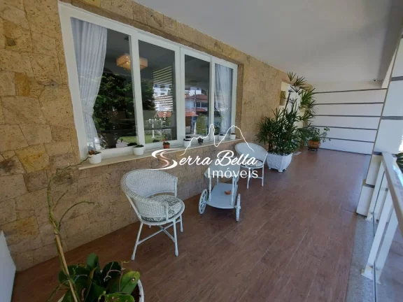 Imagem Casa com 4 dormitórios à venda, 260 m² por R$ 2.990.000,00 - Comary - Teresópolis/RJ