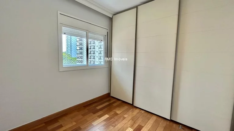 Imagem Apartamento para locação em Moema com 2 quartos, 1 suíte e 2 vagas de garagem
