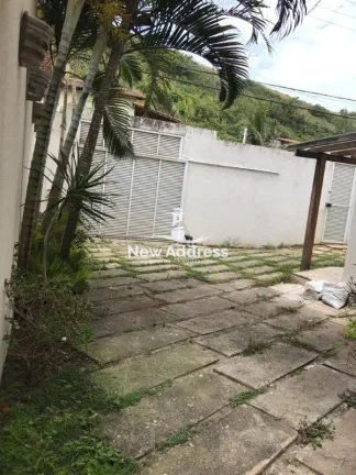 Imagem Casa 4 Quartos na quadra do Mar na Barra do Jucu - Vila Velha/ES
