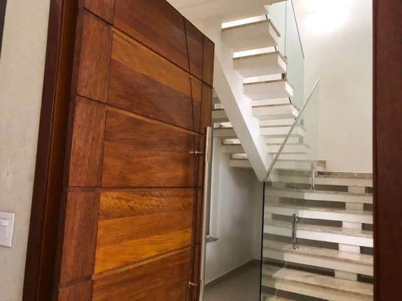 Imagem Sobrado 3 Dormitorios sendo 3 Suítes 4 Vagas Estuda Permuta Menor Valor
