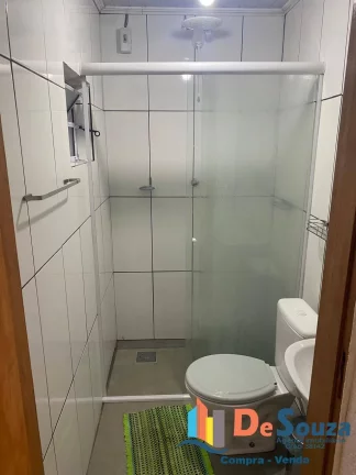 Imagem Imóvel com Piscina Poucos Metros do Mar