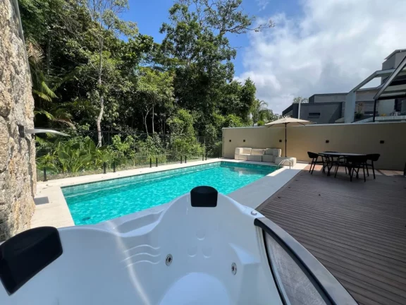 Imagem Casa de Luxo à Venda em Riviera de São Lourenço Módulo 24: 5 Quartos, 5 Suítes, 3 Salas, 6 Vagas de Garagem, 395,00m² de Área