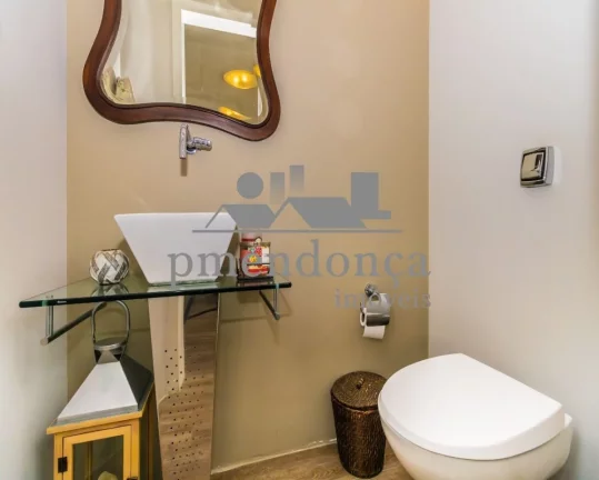 Imagem Apartamento com 220m², 3 quartos sendo 1 suíte e 2 vagas.