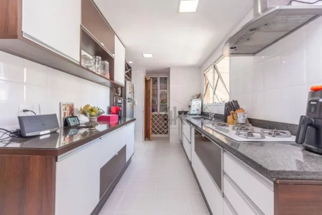 Imagem 167m² no Brooklin: O Santuário Familiar com Vista Livre e Sol da Manhã