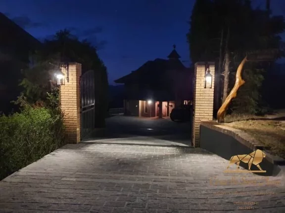 Imagem Casa com 5 Suítes para alugar - Campos do Jordão/SP
