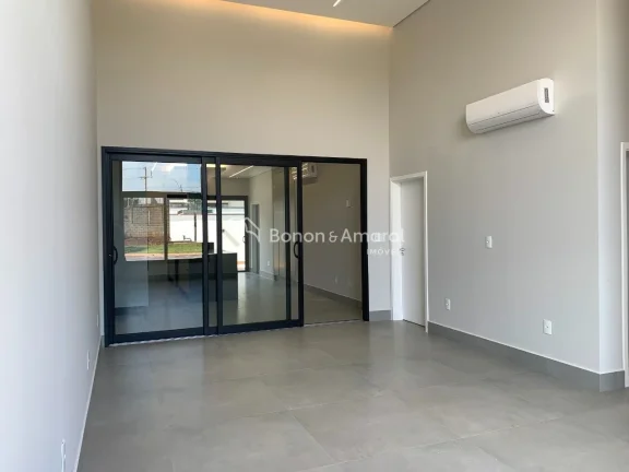 Imagem Linda casa com 3 suítes no Condomínio Royal Garden em Paulínia, SP
Conta com 3 suítes, cozinha i...