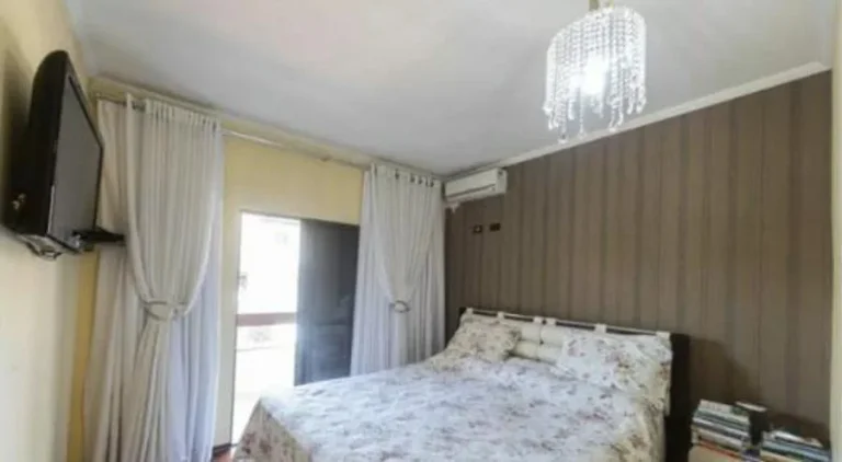 Imagem Sobrado para Venda por R$790.000,00 com 220m², 3 dormitórios, 1 suite e 5 vagas - Penha, São paulo / SP - Cód. BDI37397