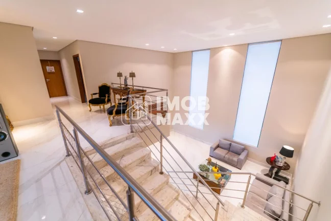 Imagem Luxuosa Casa no Cond. Quintas do Sol com 4 Suítes e 430m²
