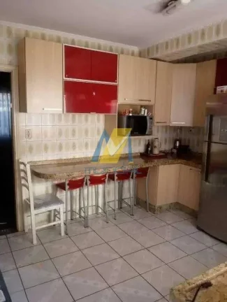 Imagem Sobrado amplo com edícula e 5 vagas de garagem independente