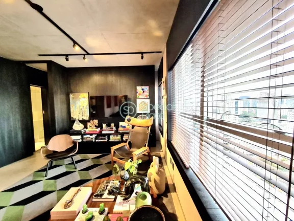 Imagem O apartamento, projetado pelo renomado arquiteto Marlon Gama, que já participou da Casa Cor São Pa...