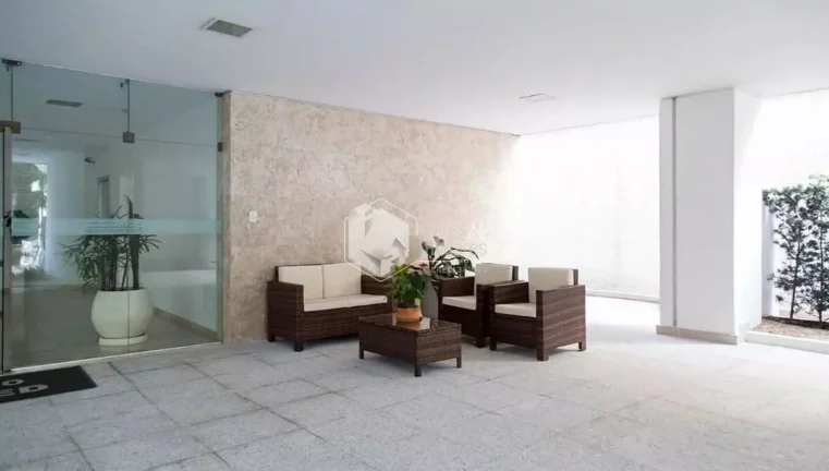 Imagem APTO ESPAÇOSO COM 180 M², 3 SUÍTES, REFORMADA E IMPECÁVEL COM INFRA PARA AR COND, 2 VAGAS DETERMINADAS E 16º ANDAR - JD PAULISTA