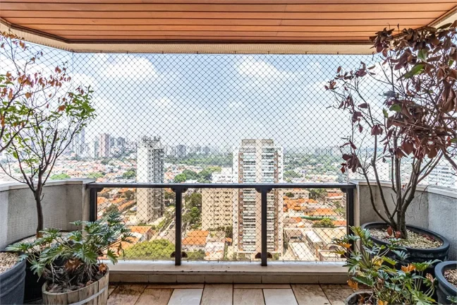 Imagem Cobertura à venda com 4 quartos, sendo 2 suítes, no condomínio Antonieta, São Paulo - SP