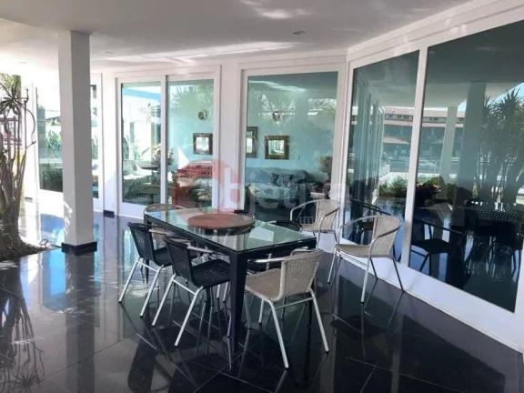 Imagem Mansão com deck para canal navegável, Ogiva - Cabo Frio