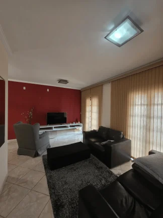 Imagem Casa à venda - Área útil 150 m2 com 2 dormitórios sendo 1 súíte - 2 vagas - Excelente Oportunidade d