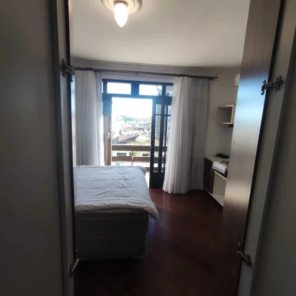 Imagem Casa averbada com 3 dormitórios sendo 1 suíte e 2 vagas de garagem em Joinville