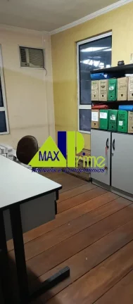 Imagem Galpão Comercial à Venda na Vila Ré, São Paulo-SP: 5 Salas, 4 Banheiros, 8 Vagas de Garagem, 782m² de Área.