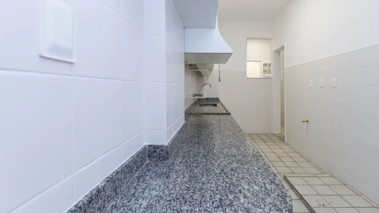 Imagem Apartamento 126M², 3Q, 1 Banheiro, 1 Vaga, Armários.