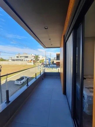 Imagem Casa em Condomínio 4 dormitórios à venda Camobi Santa Maria/RS