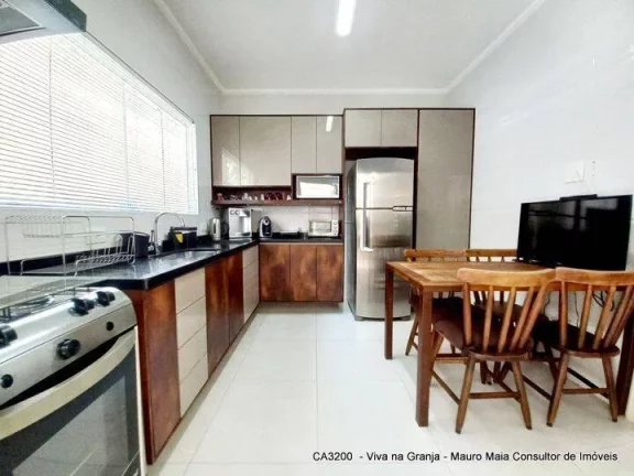 Imagem Casa com 3 dormitórios à venda, 181 m² por R$ 1.350.000 - Granja Viana.