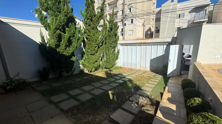 Imagem Casa de vila para venda em Santo Agostinho com 3 quartos, sendo 1 suíte, 232m2