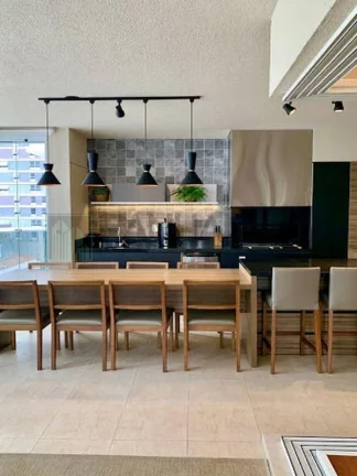 Imagem Vendo apartamento na Vila Nova Conceição. Requinte e muito bom gosto, neste incrível apartamento... São 4 dormitórios, sendo 2 suítes. O piso de ma