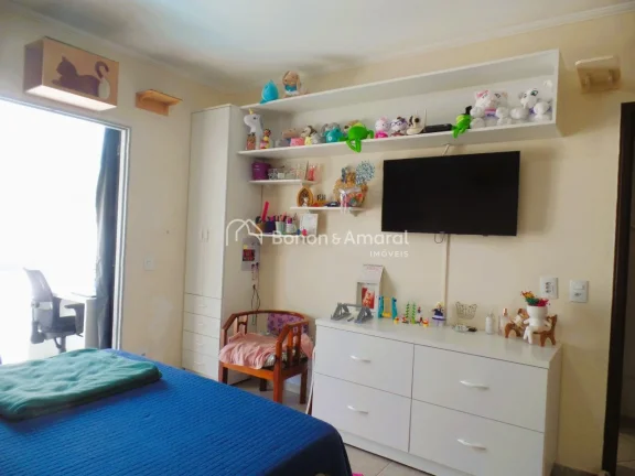 Imagem Ótima localização no bairro!
Casa muito agradável, com 3 quartos, sendo 1 suíte, com closet.
Sa...