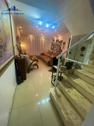 Imagem CASA FINAMENTE DECORADA, PERFEITA, 3 DORMITÓRIOS (1 SUÍTE), 4 VAGAS.