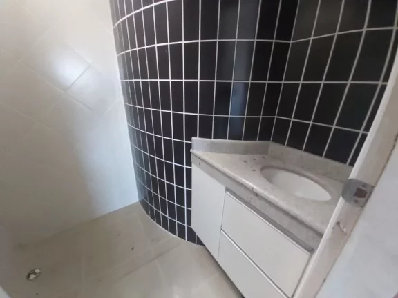 Imagem Sobrado com 2 dormitórios à venda, 117 m² por R$ 770.000,00 - Mirim - Praia Grande/SP