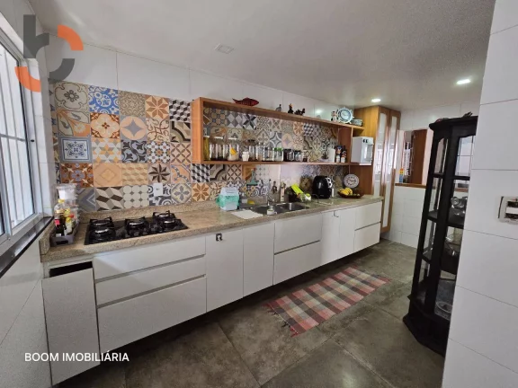 Imagem Casa com 3 dormitórios à venda, 215 m² por R$ 650.000,00 - Caonze - Nova Iguaçu/RJ