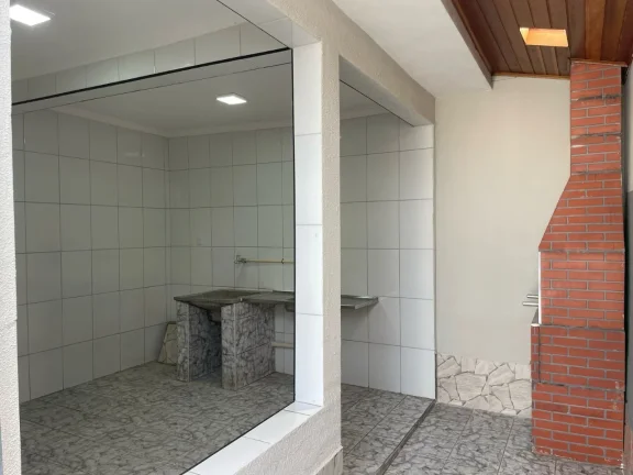 Imagem Casa à venda em Sorocaba-SP, Jardim Guaíba: 2 quartos, 1 sala, 1 banheiro, 2 vagas, 109m². Venha conferir!