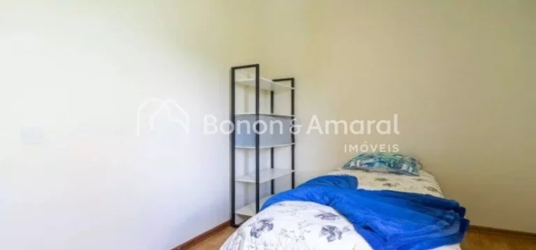 Imagem Esta charmosa casa está disponível para venda em um condomínio tranquilo na cidade de Valinhos. E...