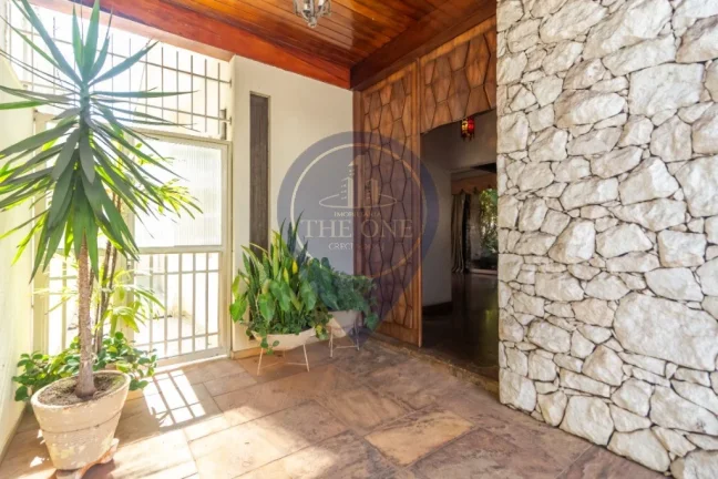 Imagem Imóvel de luxo à venda em São Paulo-SP: Casa de 4 quartos, 2 suítes, 2 salas, 6 banheiros, 5 vagas no Bosque da Saúde - 508m².