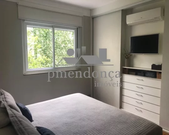 Imagem Lindo apartamento reformado em Predinho charmoso, sem elevador, em uma das ruas mais cobiçadas em P