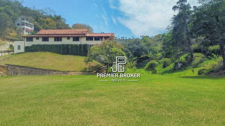 Imagem Casa com 4 dormitórios à venda, 490 m² por R$ 1.300.000,00 - Pessegueiros - Teresópolis/RJ