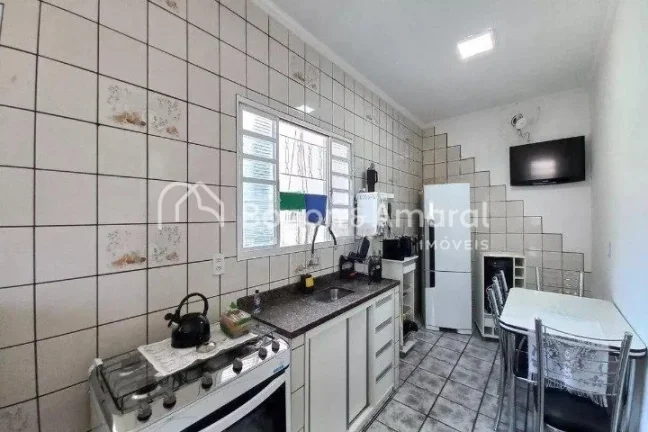 Imagem Casa isolada com 3 dorms , 1 suíte, sala e cozinha planejada. Ambientes com ar-condicionado e área...