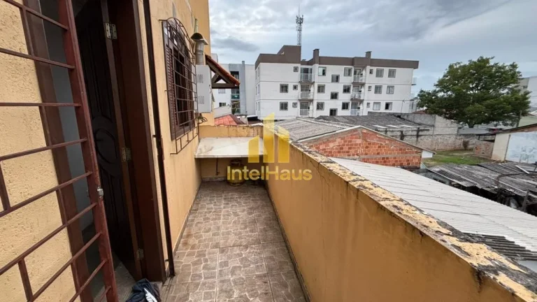 Imagem Excelente oportunidade para quem busca espaço ou potencial de renda com locação. Localizado na Ru...