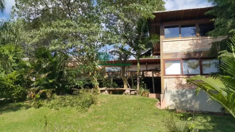 Casa com 4 Quartos à Venda,  em Granja Viana Ii - Cotia