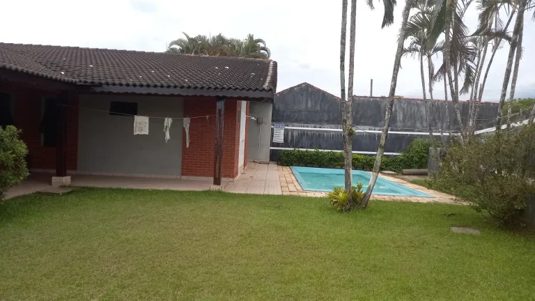 Imagem Casa para Venda em Itanhaém, Jardim Regina, 3 dormitórios, 1 suíte, 2 banheiros, 4 vagas