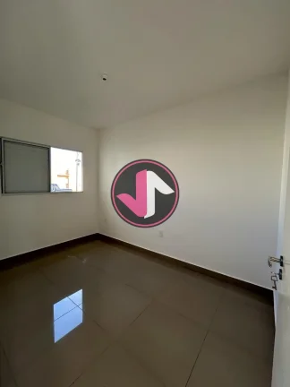 Imagem A casa dos seus sonhos está à venda em Cuiabá, no bairro Parque Geórgia. Localizada no Condomín...