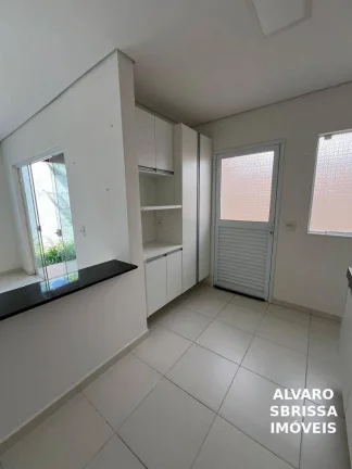 Imagem Excelente casa com 3 dormitórios 1 suíte no Condomínio Santa Maria com ar condicionado