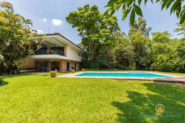 Imagem Casa com 6d/2sts, salão festas, piscina, gourmet! Em condomínio