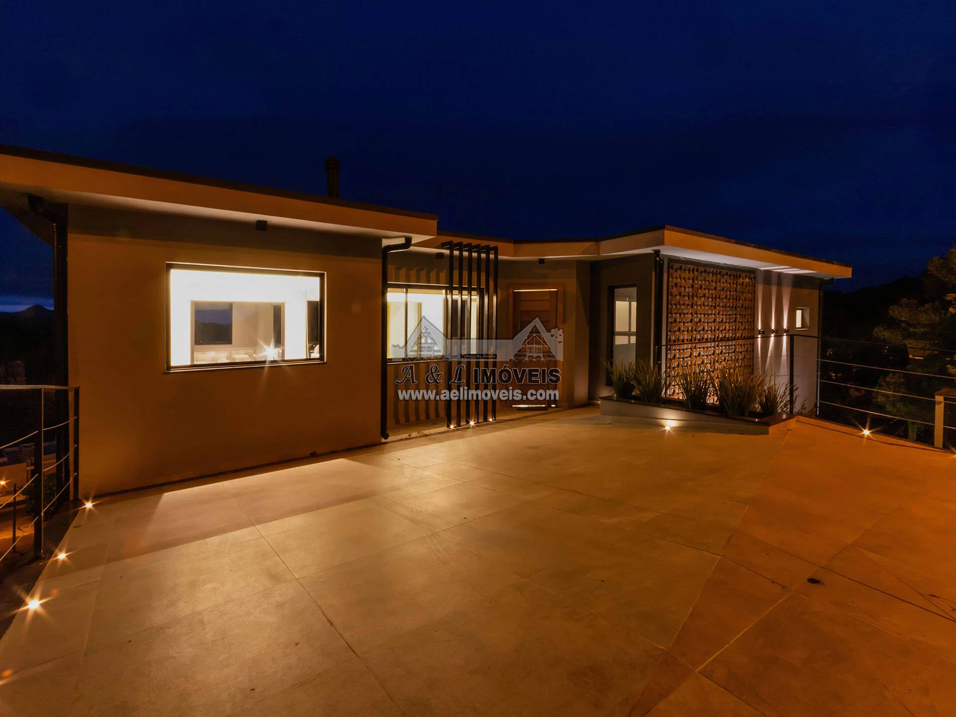 Imagem Casa 3 Suítes à Venda em Santo Antônio do Pinhal | Condomínio Alto Padrão
